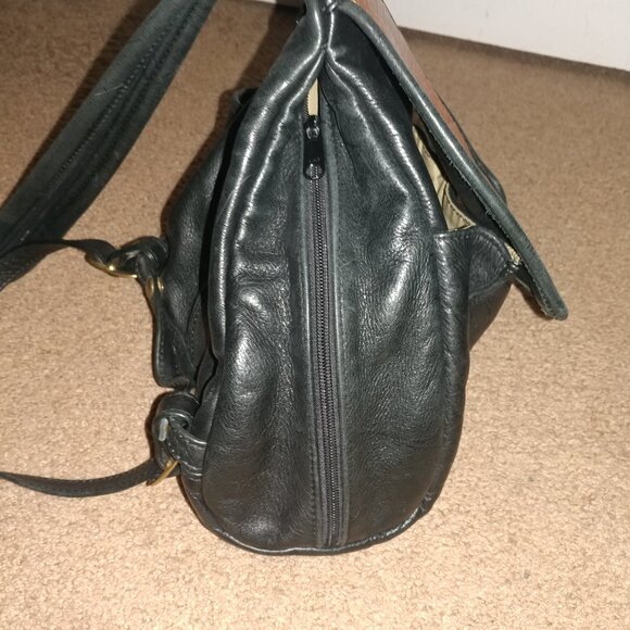 Mac Clay Leather Design: Tan/Black Leather Convertible Backpack/Shoulder Bag - Picture 11 of 14